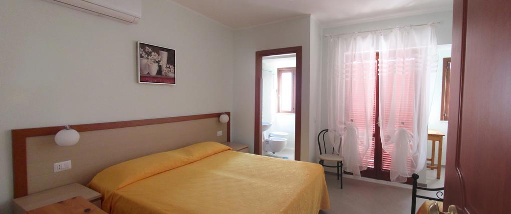 Hotel Santa Rosalia Marina di Camerota Ruang foto