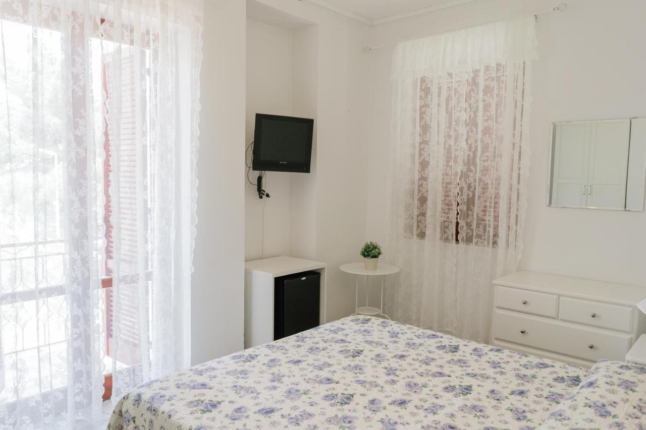 Hotel Santa Rosalia Marina di Camerota Bagian luar foto